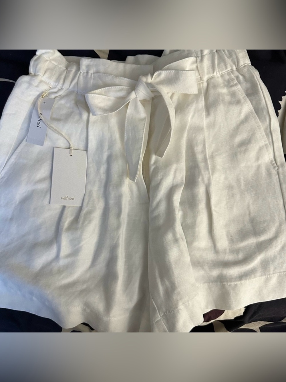 Aritzia Wilfred High Waist White Linen Blend Shorts - Size 4
